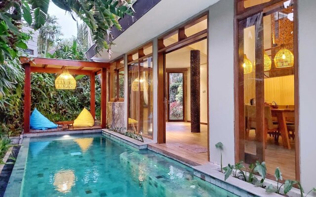 Villa 4-BR Klub Bunga No. 8 Batu Malang