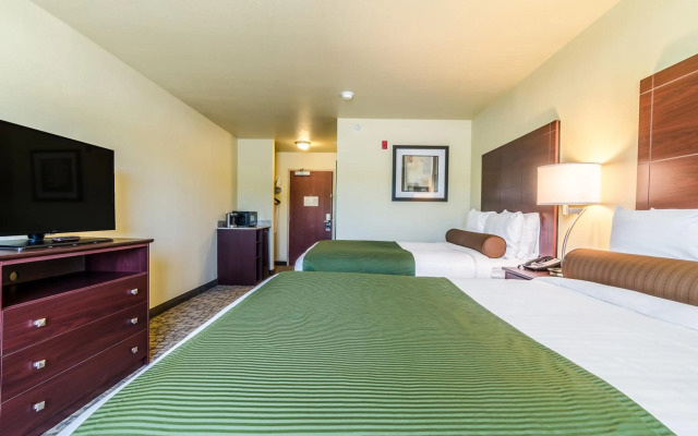 Cobblestone Hotel & Suites - Paxton