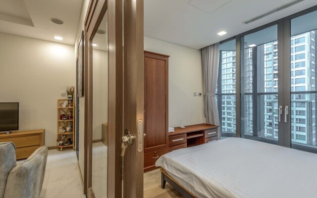 LANDMARK 81 Luxury Riverside Retreat