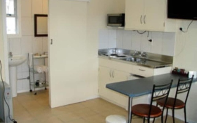 Frimley Lodge Motel
