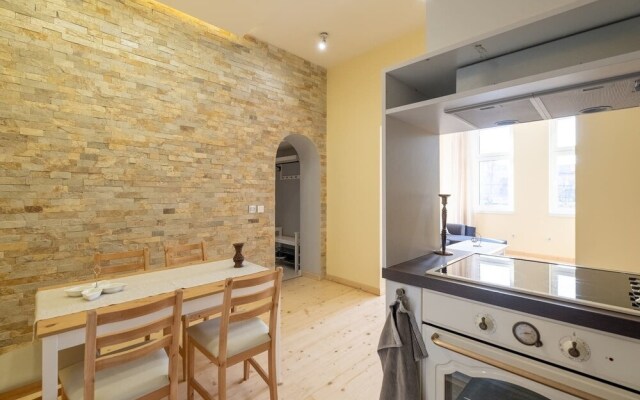 FM Deluxe 2-BDR Apartment - Fantastic Stay