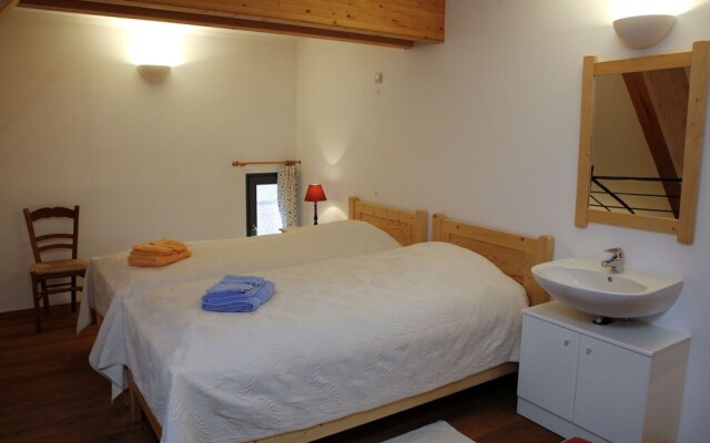 Comfortable Holiday Home near Forest in Macon