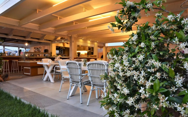 Golden Bay Hotel