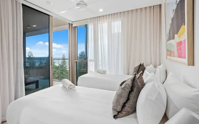 Luxury Ocean View Burleigh Apartment