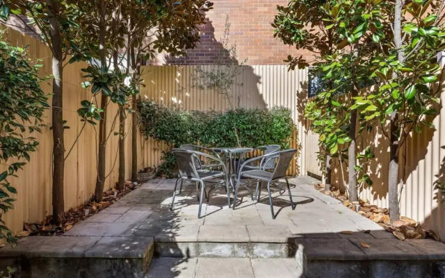 Traditional 2-bed Terrace House in Millers Point