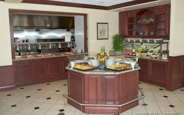 Hilton Garden Inn Montreal Airport