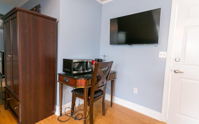 Canal Express Rooms