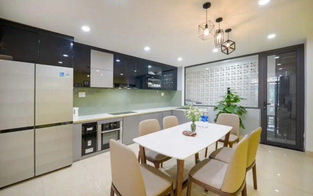 N to M House