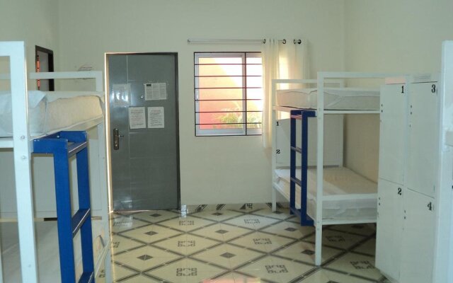 Hostel Oasis Centro by oyo rooms