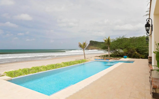 Fort Walker (Beachfront House+Studio)
