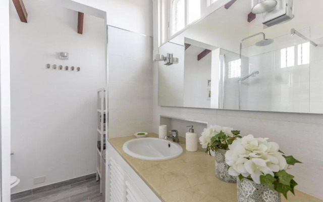 Rural House Los Orovales with Terrace and Parking