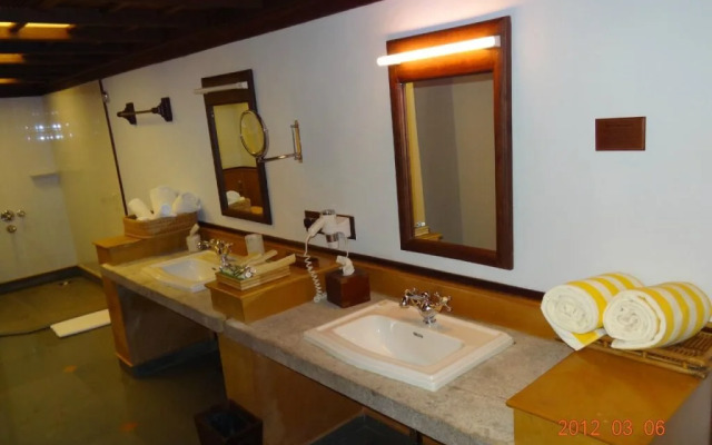 Lake Palace Family Resort