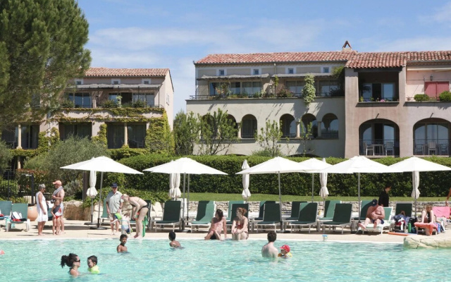 Comfortable Apartment Located in Authentic Provencal Village