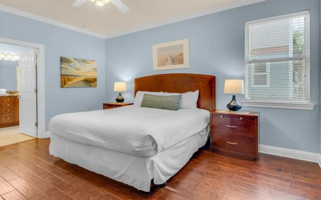 The Bluefin 6 Bedroom Home by RedAwning