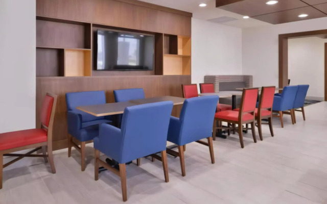 Holiday Inn Express Minneapolis West Plymouth by IHG