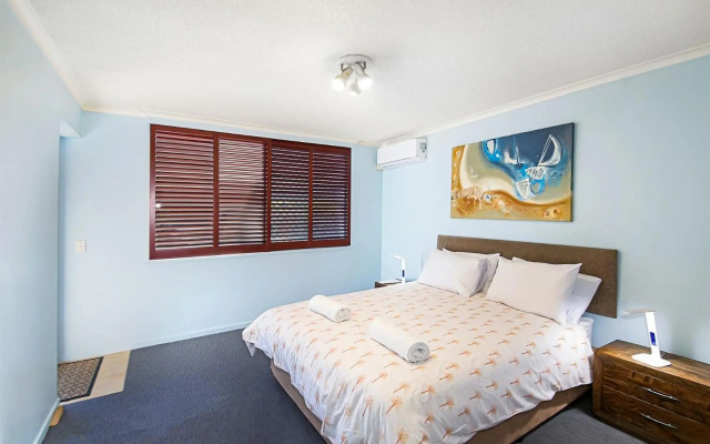 Unit 2, Biriny Lodge, 1686-1689 David Low Way Coolum Beach – Guest Rooms – Coolum Beach