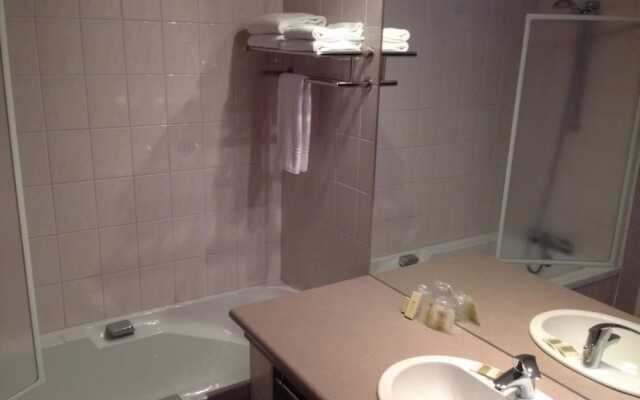 LHostellerie Des Comtes