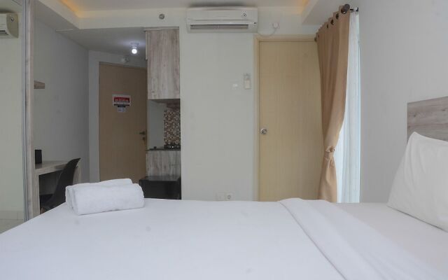 Comfy and Minimalist Studio at Amethyst Apartment