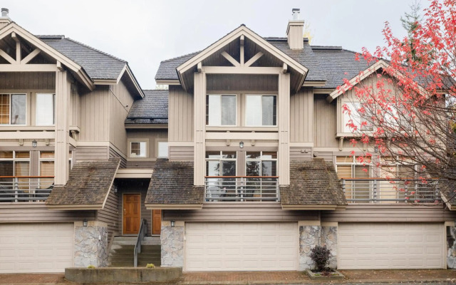 #34 Englewood Greens