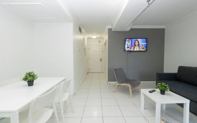 341 APT Hollywood Beach