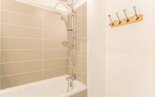 Spacious Apartment for 4 People in Bordeaux!