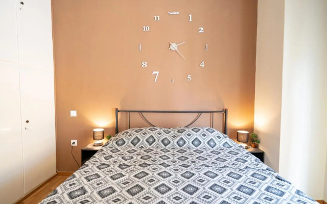 Acropolis Athens 1 bedroom 6 persons apartment.