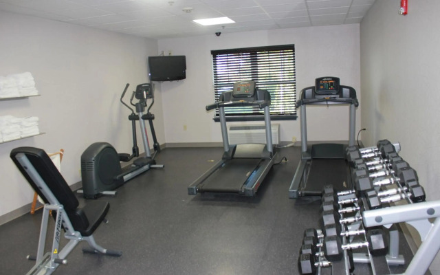 Country Inn & Suites by Radisson, Roanoke, VA
