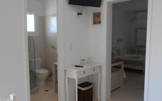 Dahlia Apartments and Studios