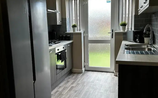 4 Bedroom Refurbished Workers Haven