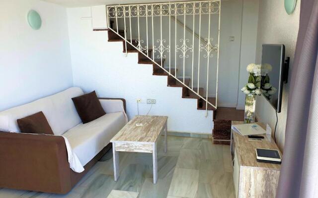 Skol 617 Beachfront Two-bedrooms Duplex With Sea Views