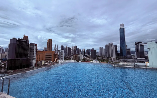 D'Majestic Place by Roomy