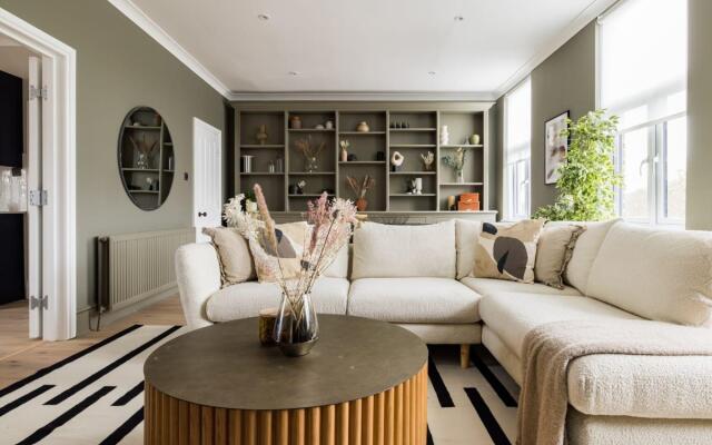 The Clapham Chambers - Stunning & Bright 3BDR Flat with Terrace
