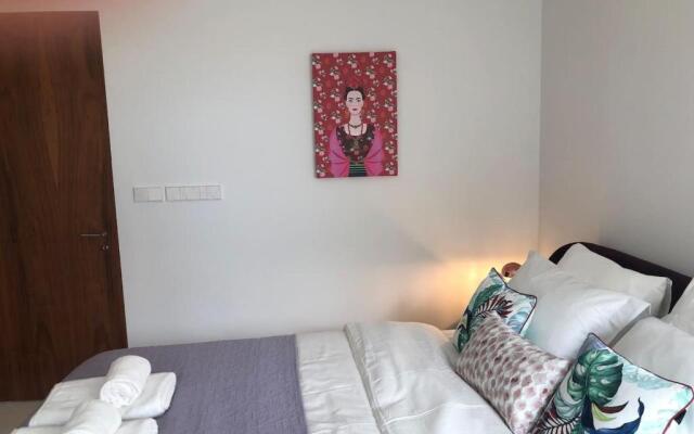 Architectural poetry in an unique 3bdrs view flat