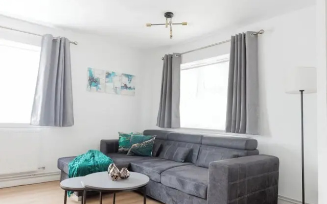 1 Bed Flat - Sleeps 4 - Pets - Parking - Wifi