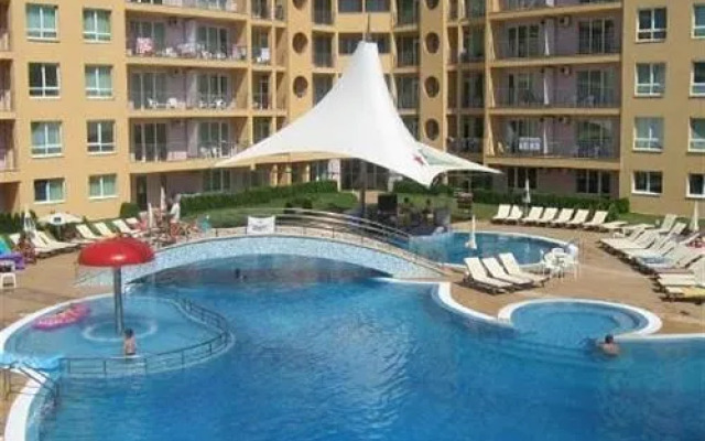 Pollo Resort Mikosta Apartments