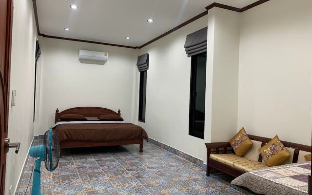 Reuanpruhong Na Bangthong