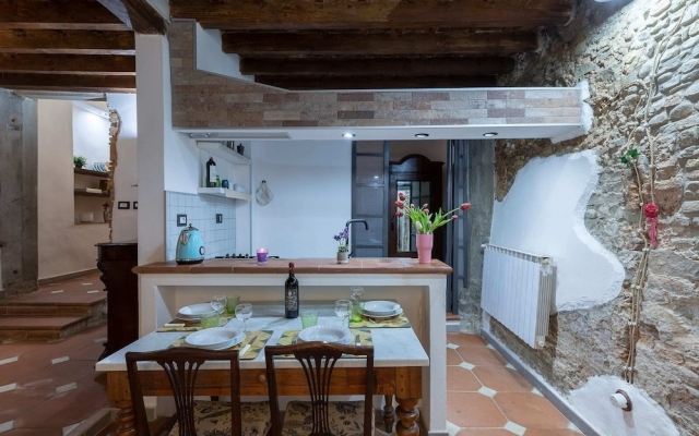 Serragli Court-hosted by Sweetstay