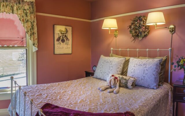 Iris Inn