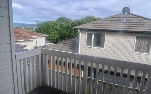 Arent Serviced House 82A Richardson Road