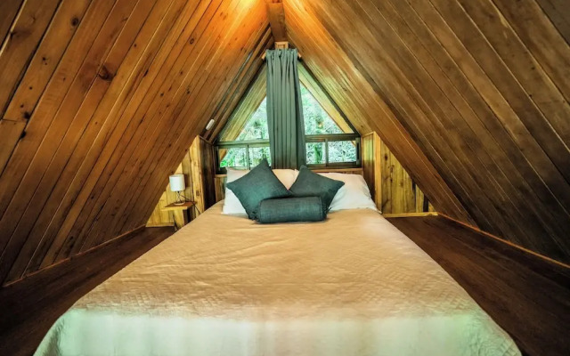 Tityra Lodge
