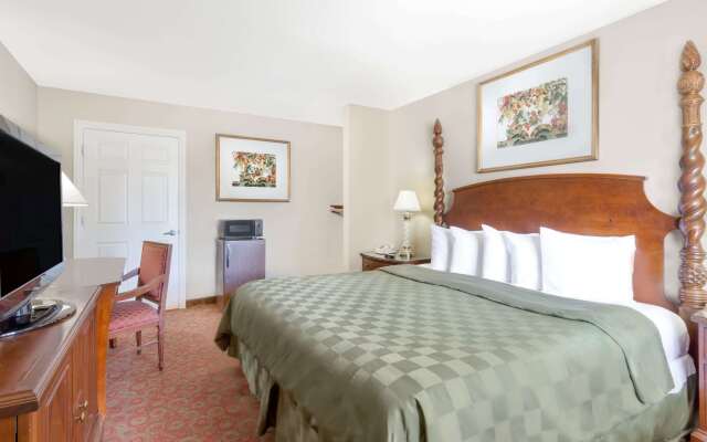 Days Inn by Wyndham Kingman East