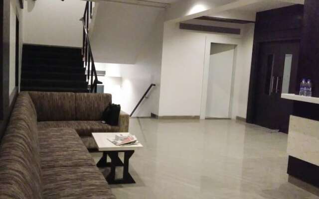 Seasons Hotel