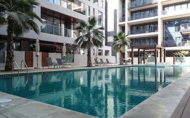 Explore City Walk From an Exquisite Sanctuary