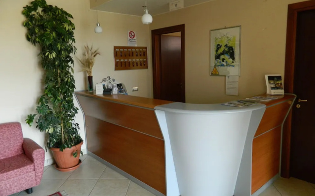 Hotel Caimo Bed-Breakfast