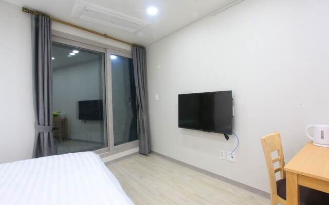 Sea and Star Pension