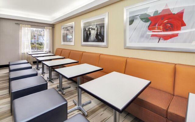 Hampton Inn & Suites Seattle-North/Lynnwood