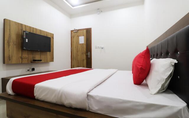 OYO Flagship 27997 Vrindavan Inn