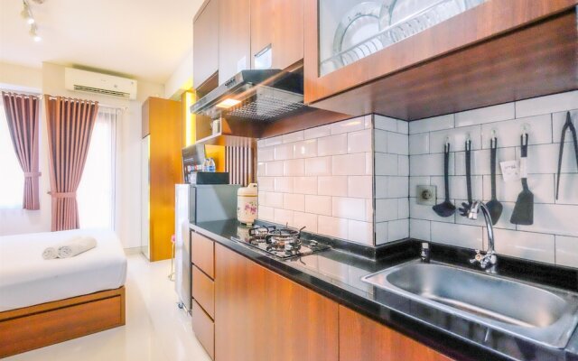 Restful And Minimalist Studio Transpark Cibubur Apartment