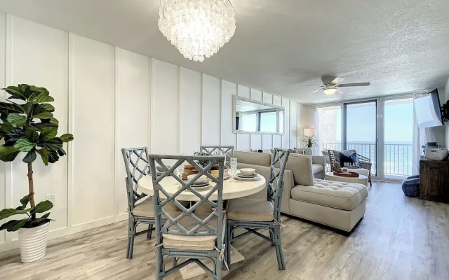 Oceania Beach Club 305