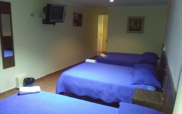 Hostal Express Inn Aeropuerto Internacional